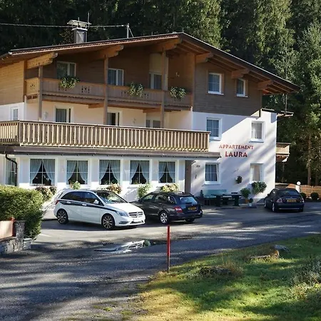 Hotel apartamentowy Laura